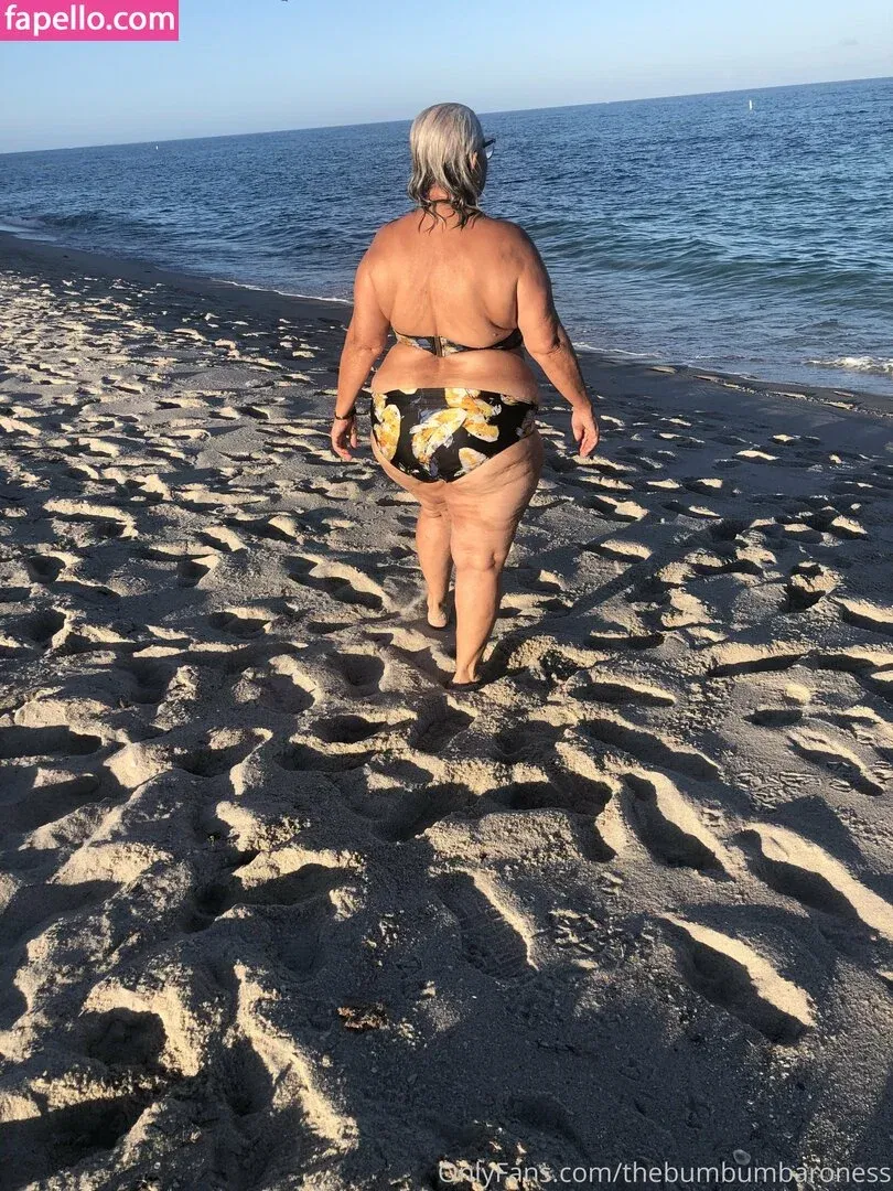 thebumbumbaroness Onlyfans Photo Gallery 