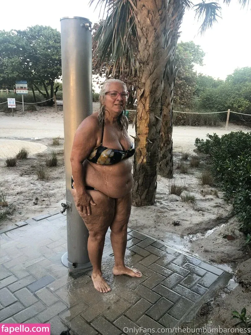 thebumbumbaroness Onlyfans Photo Gallery 