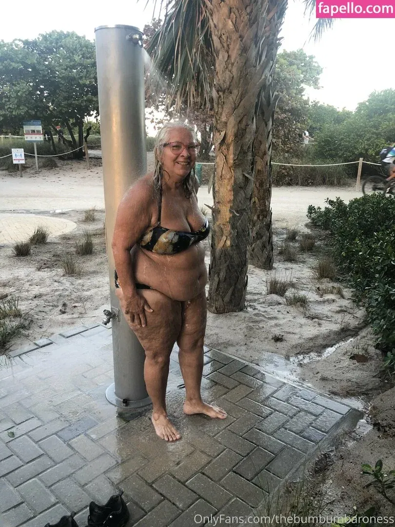 thebumbumbaroness Onlyfans Photo Gallery 