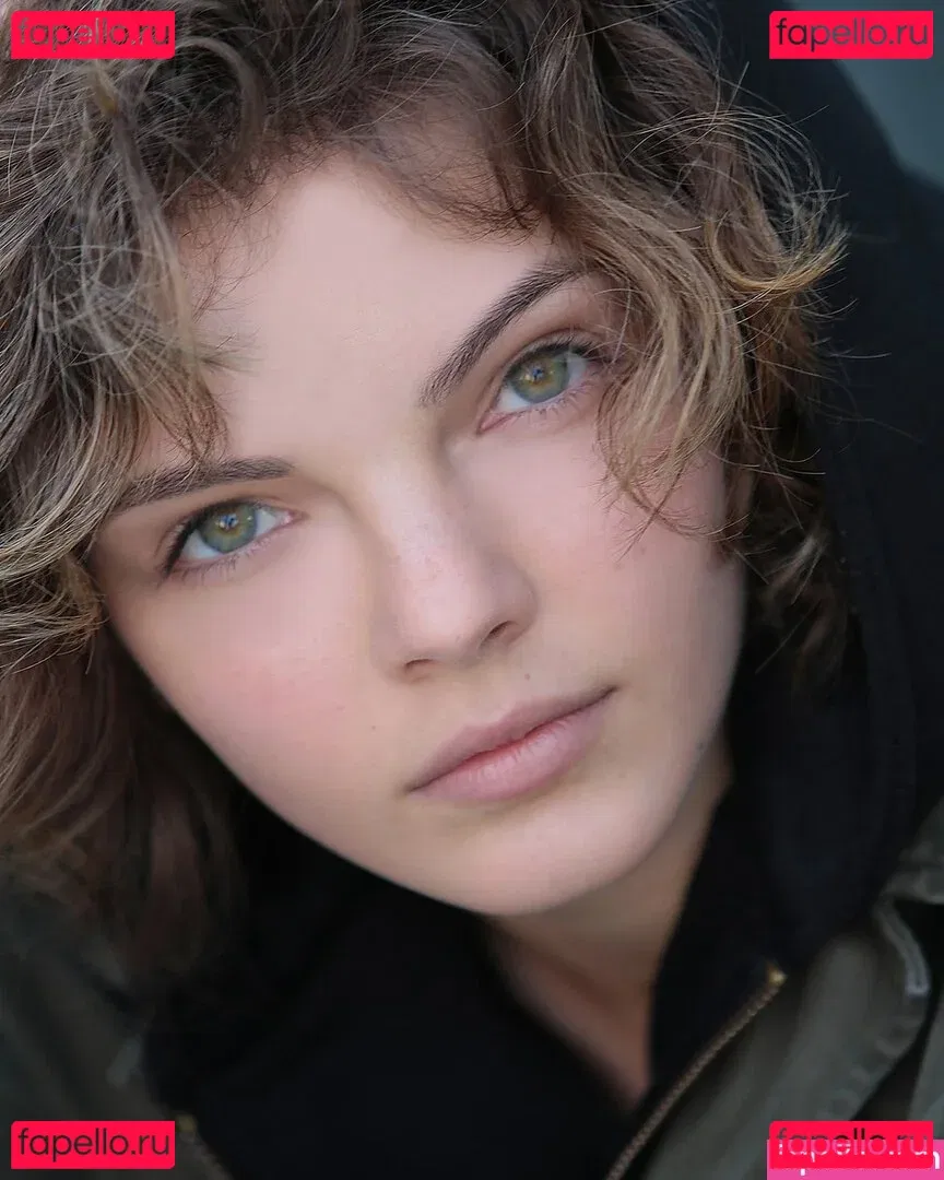 Camren Bicondova Onlyfans Photo Gallery 