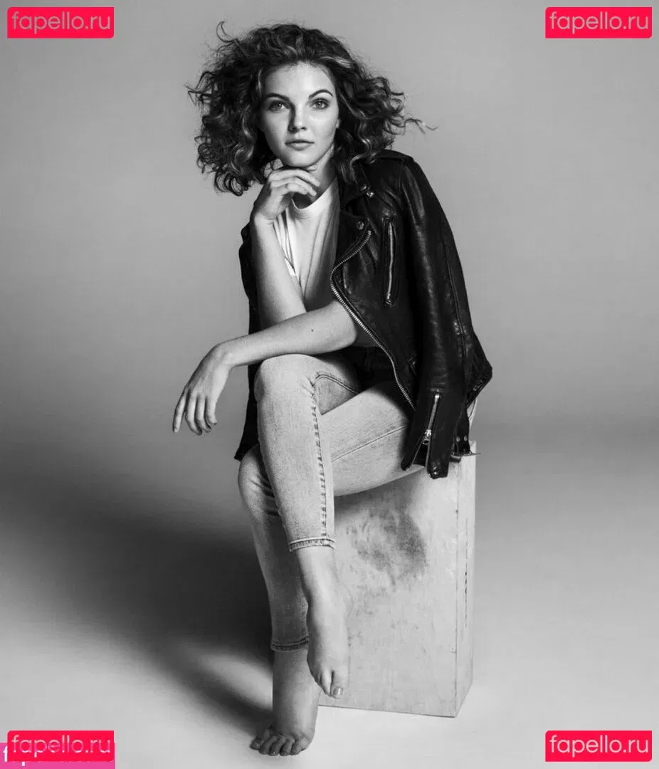 Camren Bicondova Onlyfans Photo Gallery 