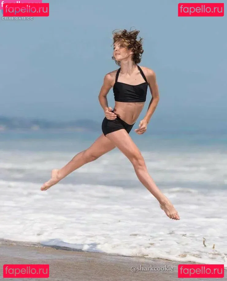 Camren Bicondova Onlyfans Photo Gallery 