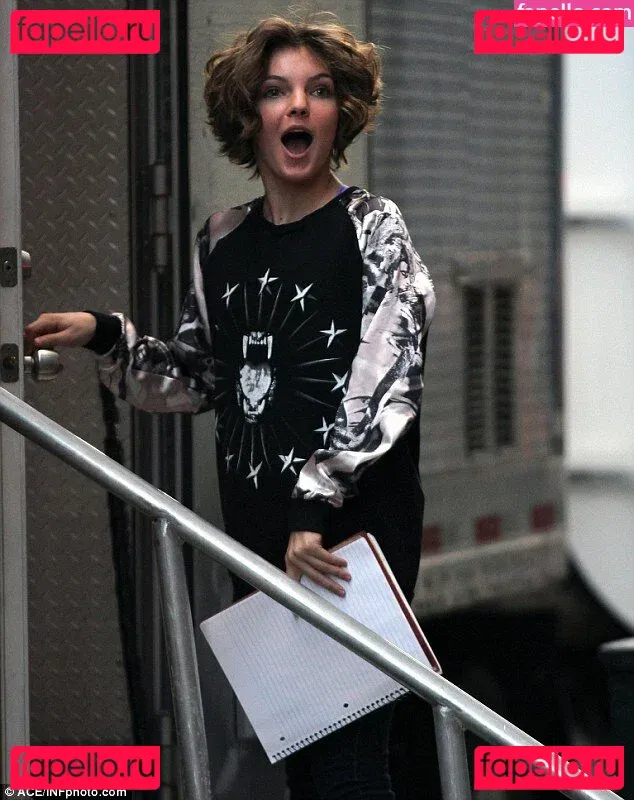 Camren Bicondova Onlyfans Photo Gallery 