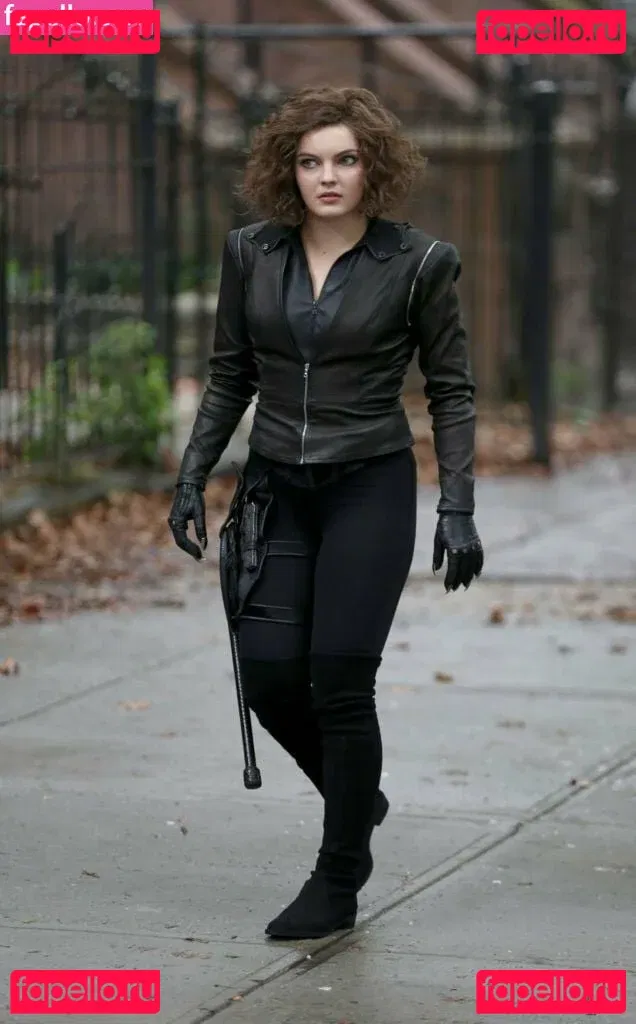 Camren Bicondova Onlyfans Photo Gallery 