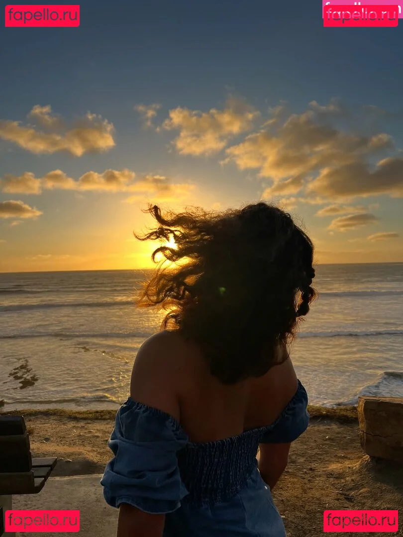 Camren Bicondova Onlyfans Photo Gallery 