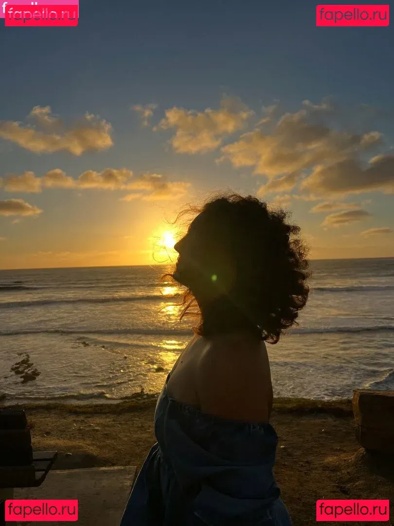 Camren Bicondova Onlyfans Photo Gallery 