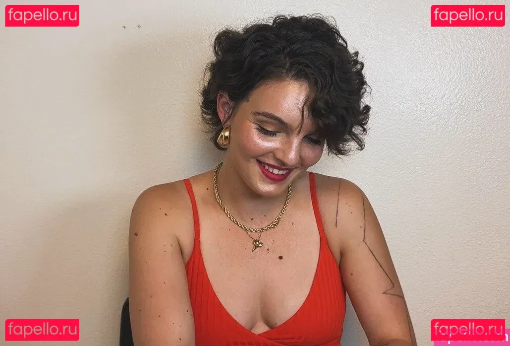 Camren Bicondova Onlyfans Photo Gallery 