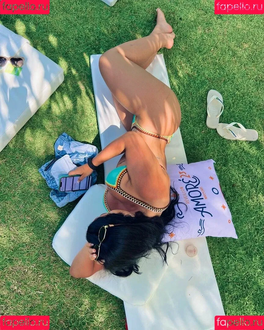 Larissa Tomásia Onlyfans Photo Gallery 