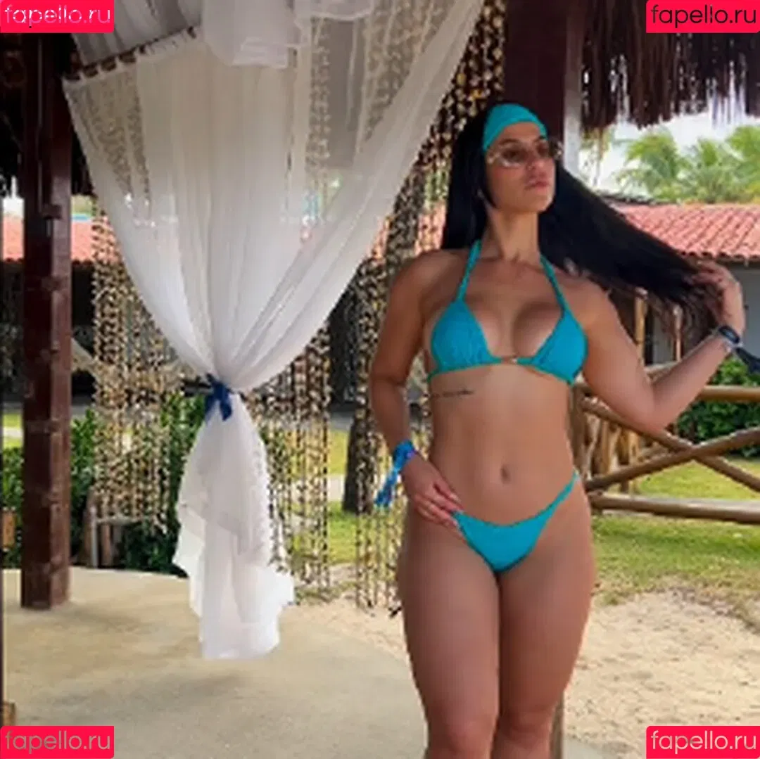 Larissa Tomásia Onlyfans Photo Gallery 