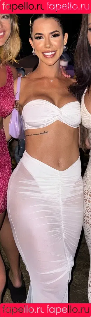Larissa Tomásia Onlyfans Photo Gallery 