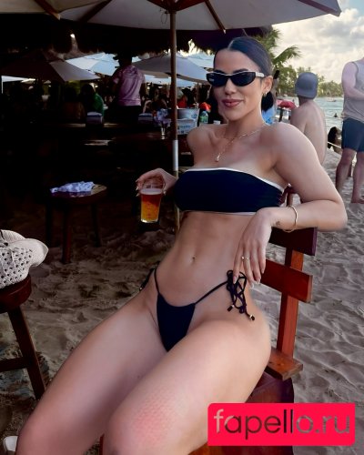 Larissa Tomásia Onlyfans Photo Gallery 