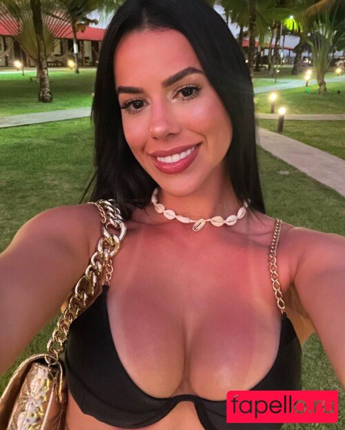 Larissa Tomásia Onlyfans Photo Gallery 