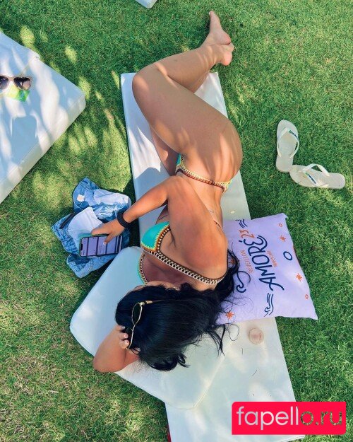 Larissa Tomásia Onlyfans Photo Gallery 