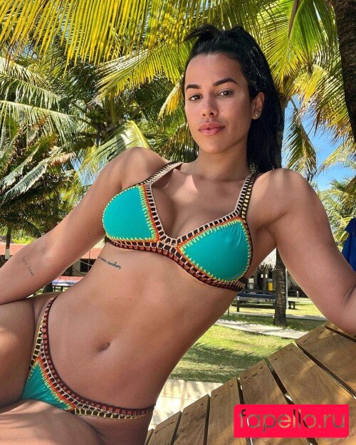 Larissa Tomásia Onlyfans Photo Gallery 