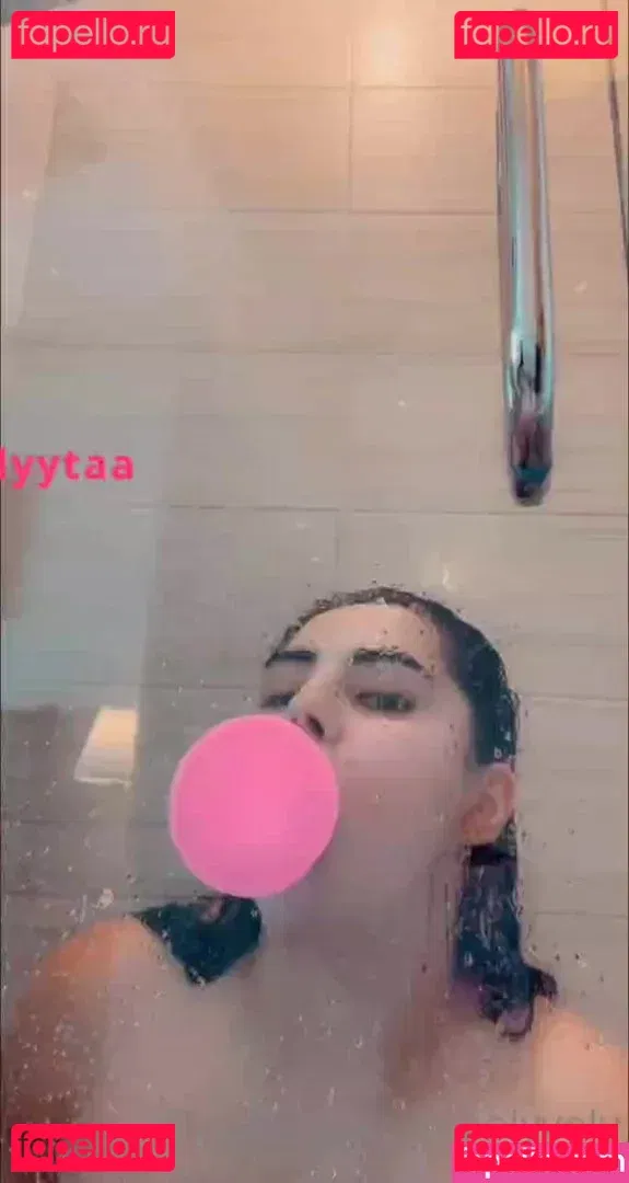 hollyoly Onlyfans Photo Gallery 