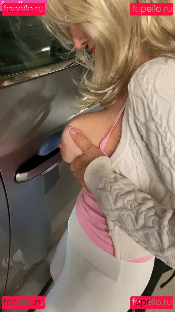 Isabella Lux Nude Onlyfans Photo 3