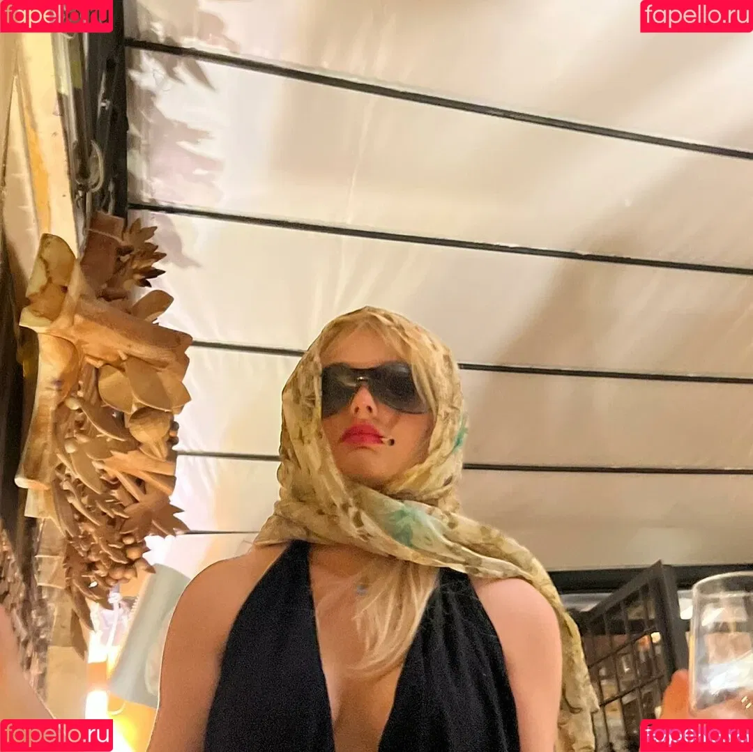 Emily Alyn Lind Onlyfans Photo Gallery 