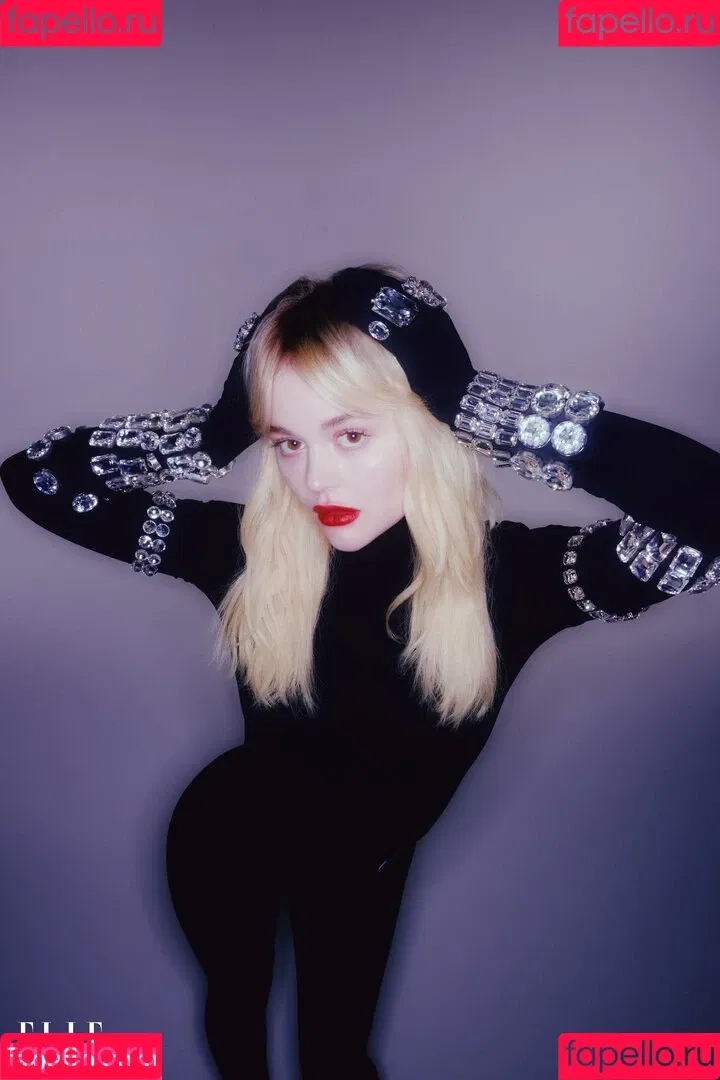 Emily Alyn Lind Onlyfans Photo Gallery 