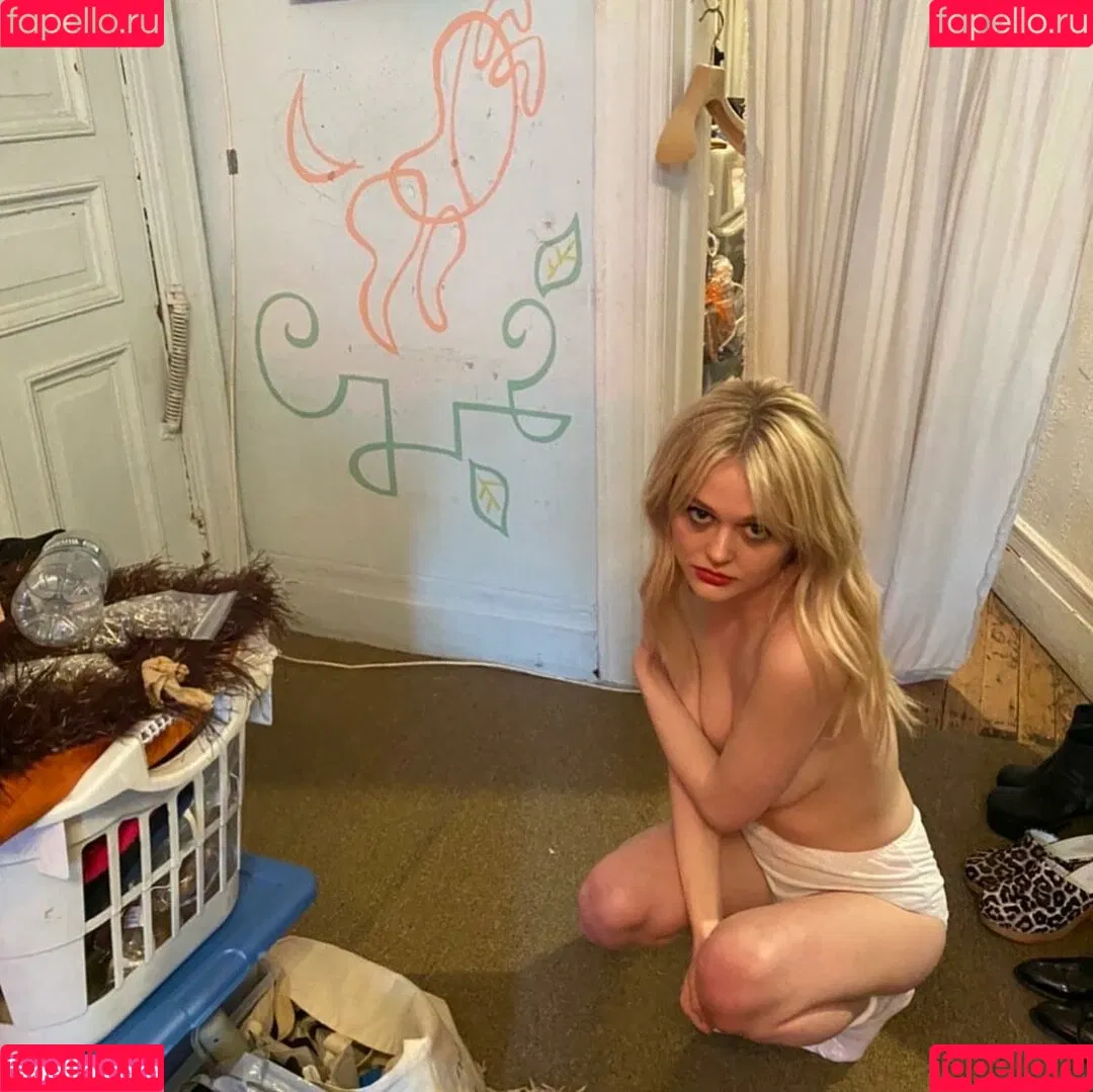 Emily Alyn Lind Onlyfans Photo Gallery 