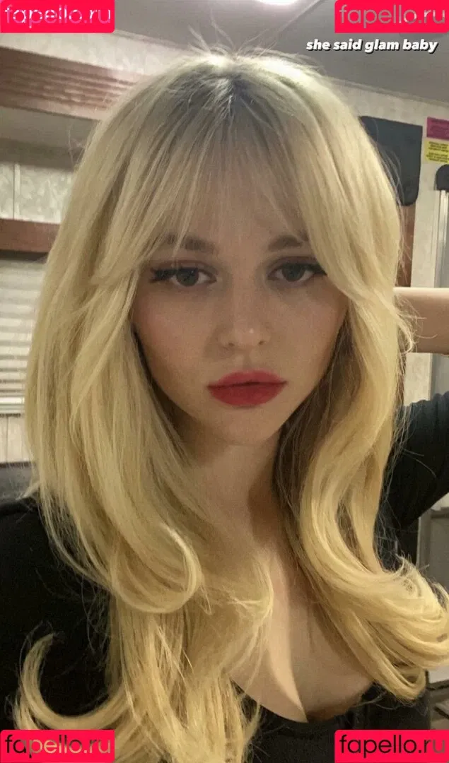 Emily Alyn Lind Onlyfans Photo Gallery 