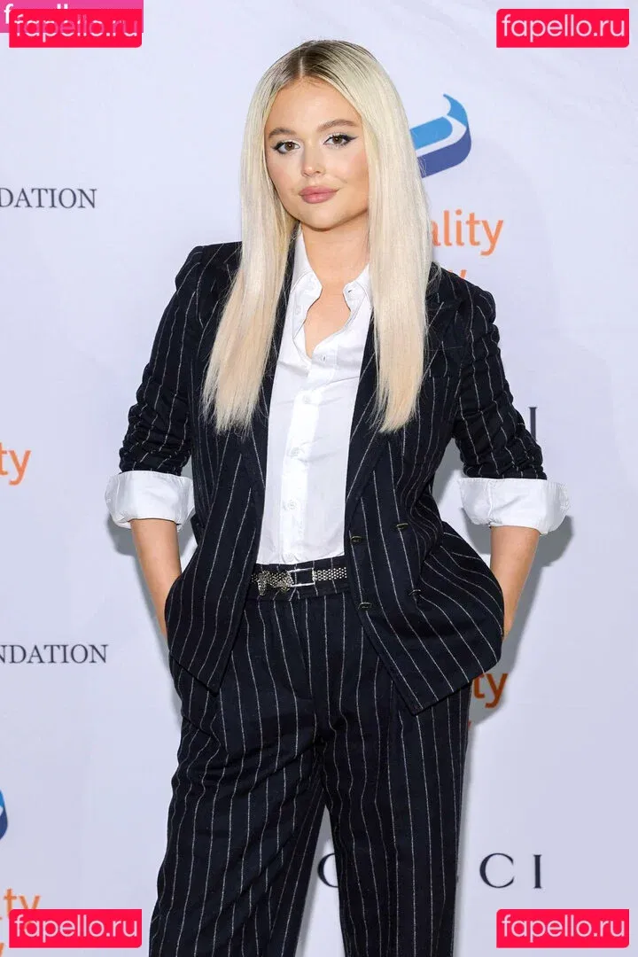 Emily Alyn Lind Onlyfans Photo Gallery 