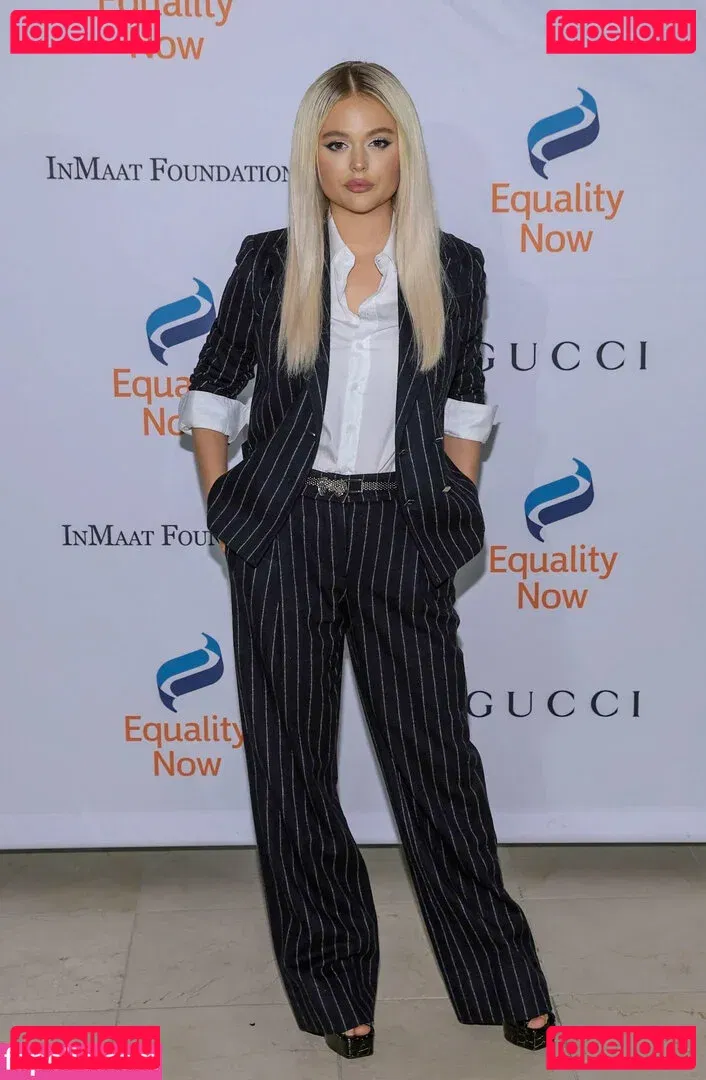 Emily Alyn Lind Onlyfans Photo Gallery 