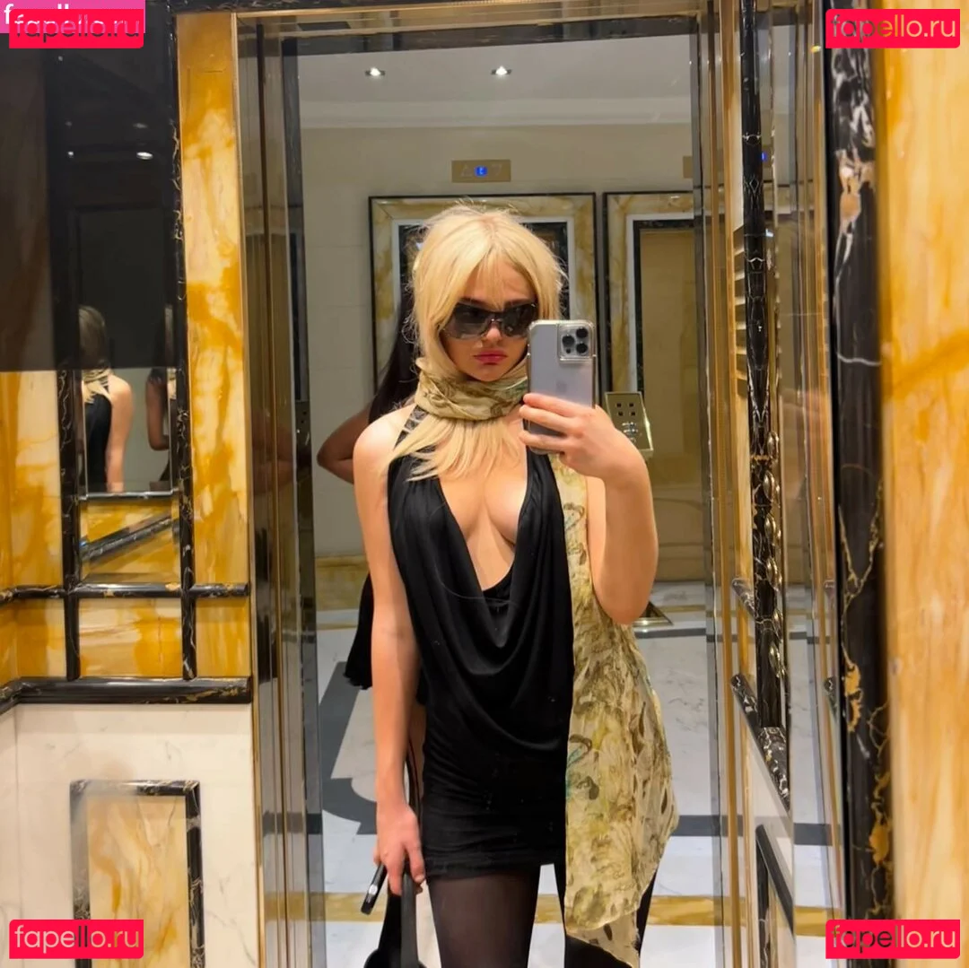 Emily Alyn Lind Onlyfans Photo Gallery 