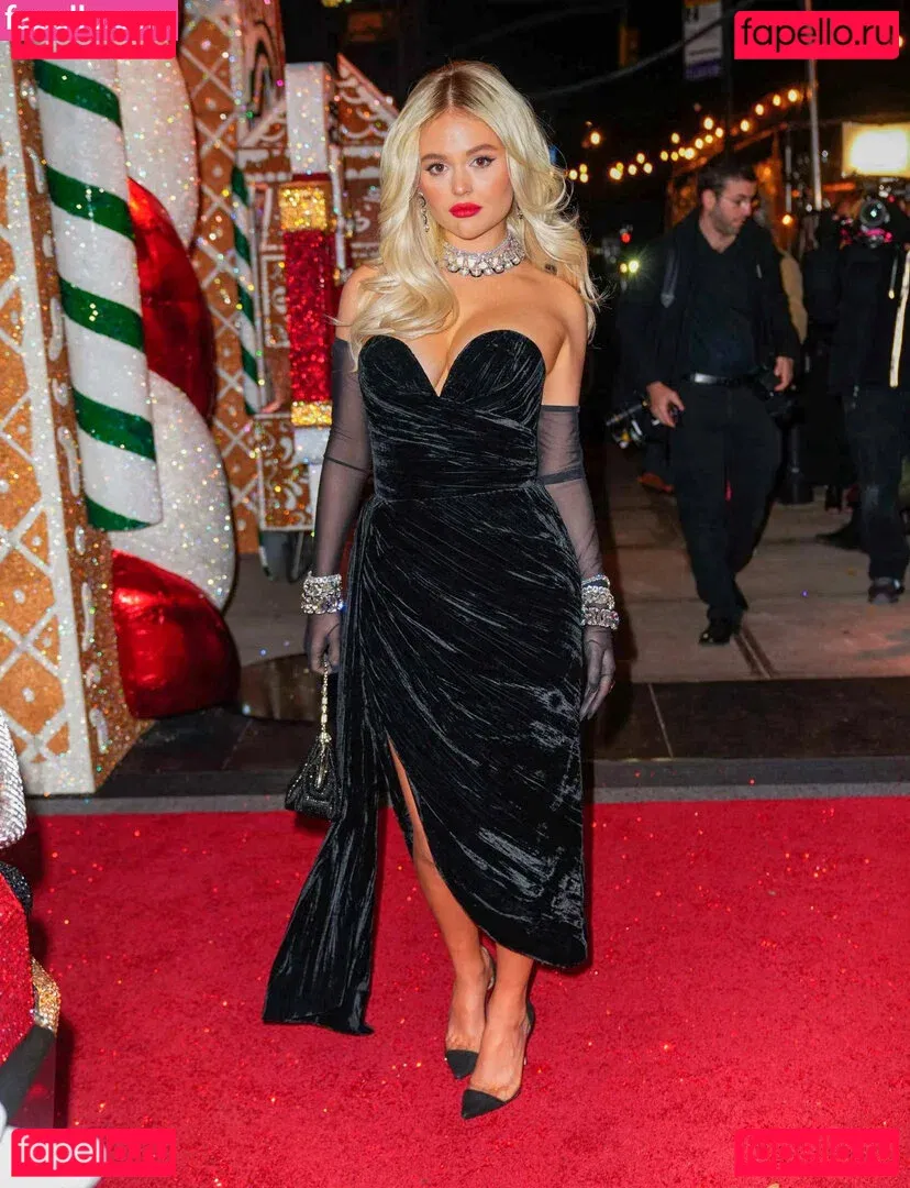 Emily Alyn Lind Onlyfans Photo Gallery 