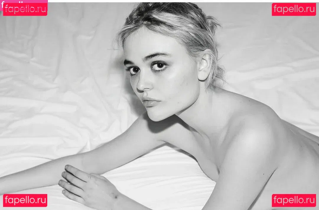 Emily Alyn Lind Onlyfans Photo Gallery 