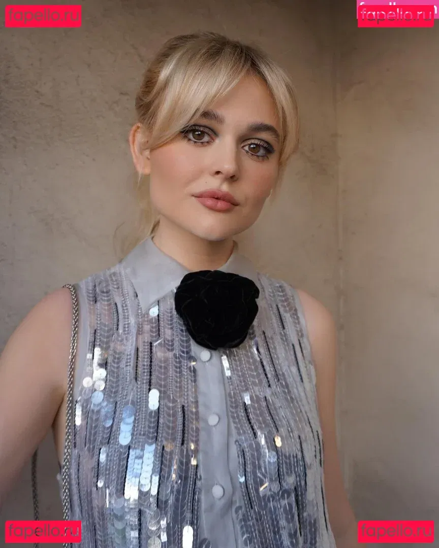 Emily Alyn Lind Onlyfans Photo Gallery 