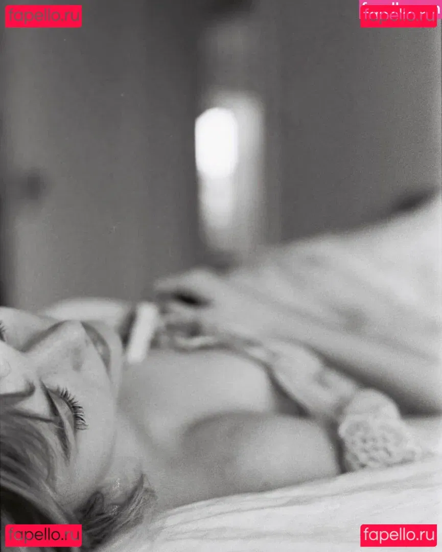 Emily Alyn Lind Onlyfans Photo Gallery 