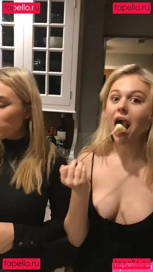 Emily Alyn Lind Onlyfans Photo Gallery 