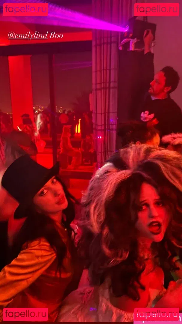 Emily Alyn Lind Onlyfans Photo Gallery 