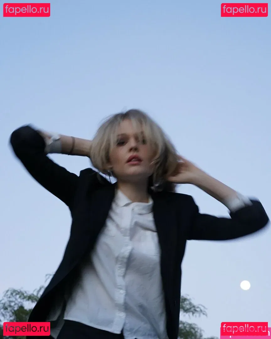 Emily Alyn Lind Onlyfans Photo Gallery 