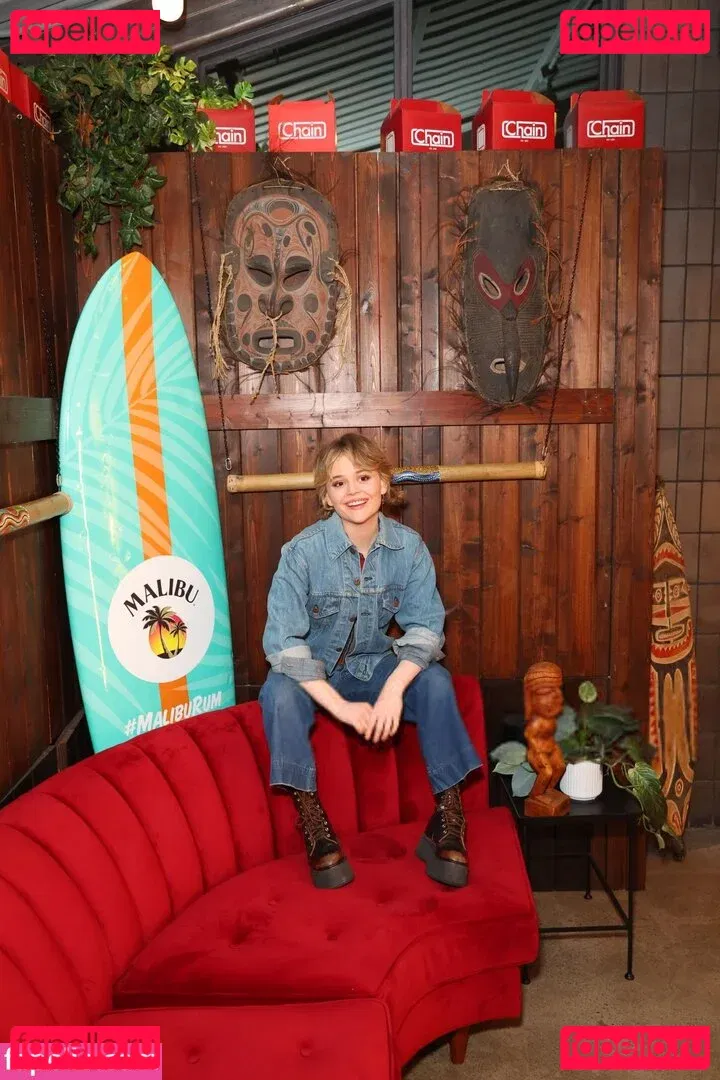 Emily Alyn Lind Onlyfans Photo Gallery 