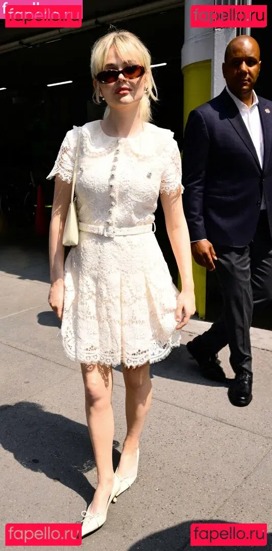 Emily Alyn Lind Onlyfans Photo Gallery 