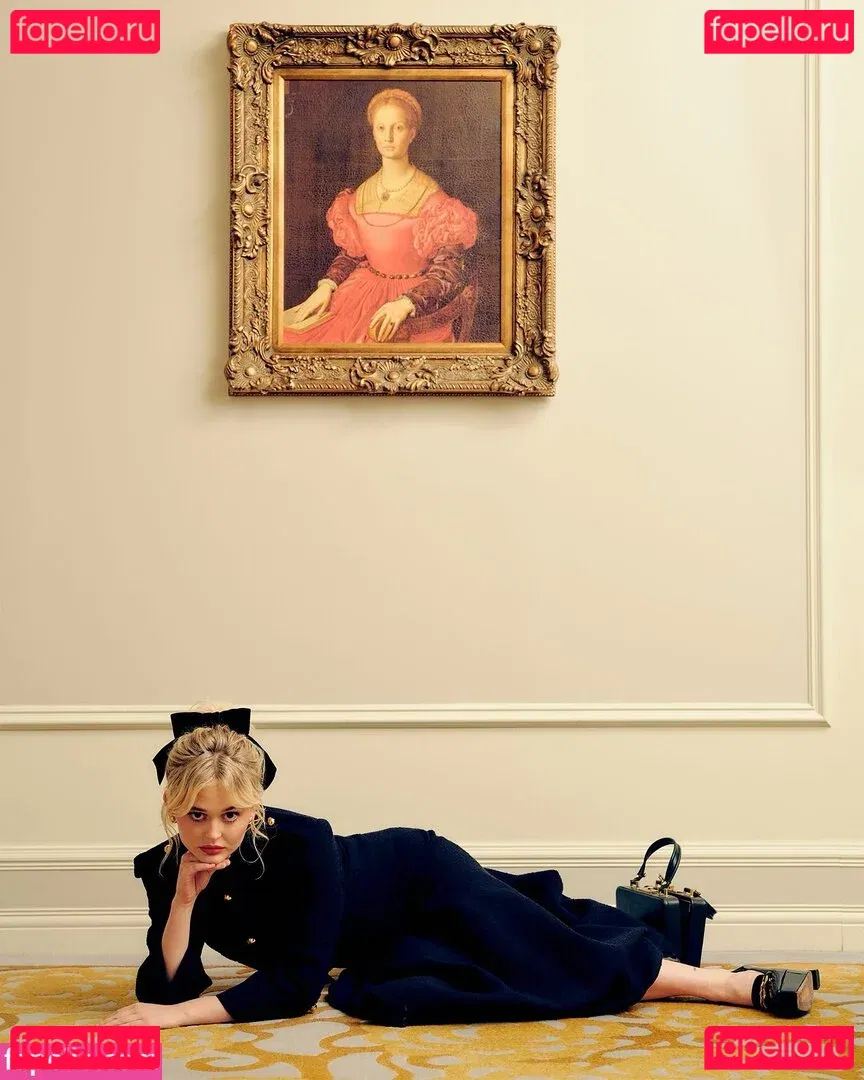 Emily Alyn Lind Onlyfans Photo Gallery 