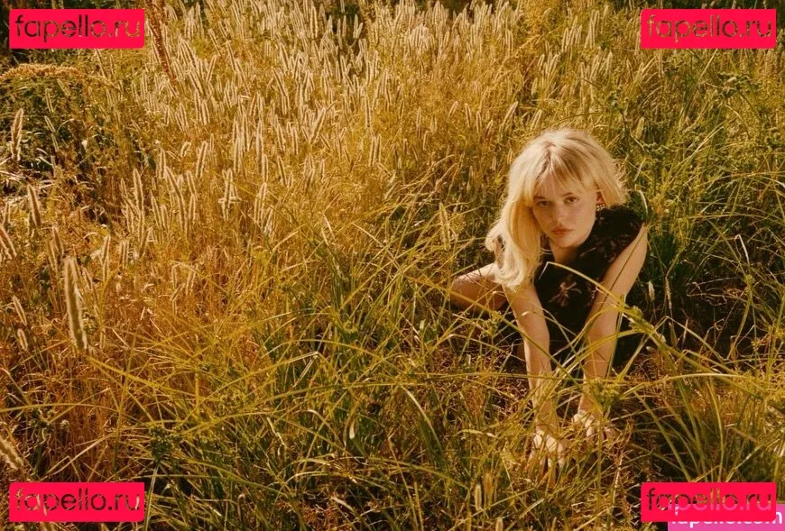 Emily Alyn Lind Onlyfans Photo Gallery 