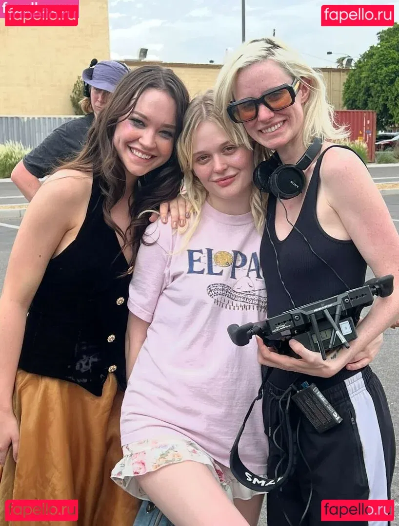 Emily Alyn Lind Onlyfans Photo Gallery 