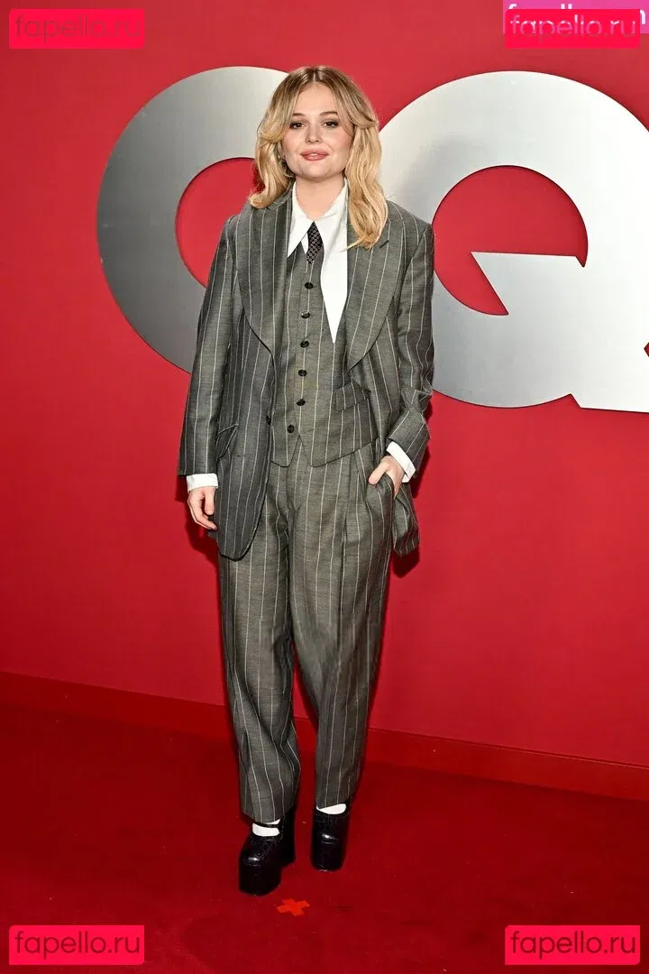 Emily Alyn Lind Onlyfans Photo Gallery 