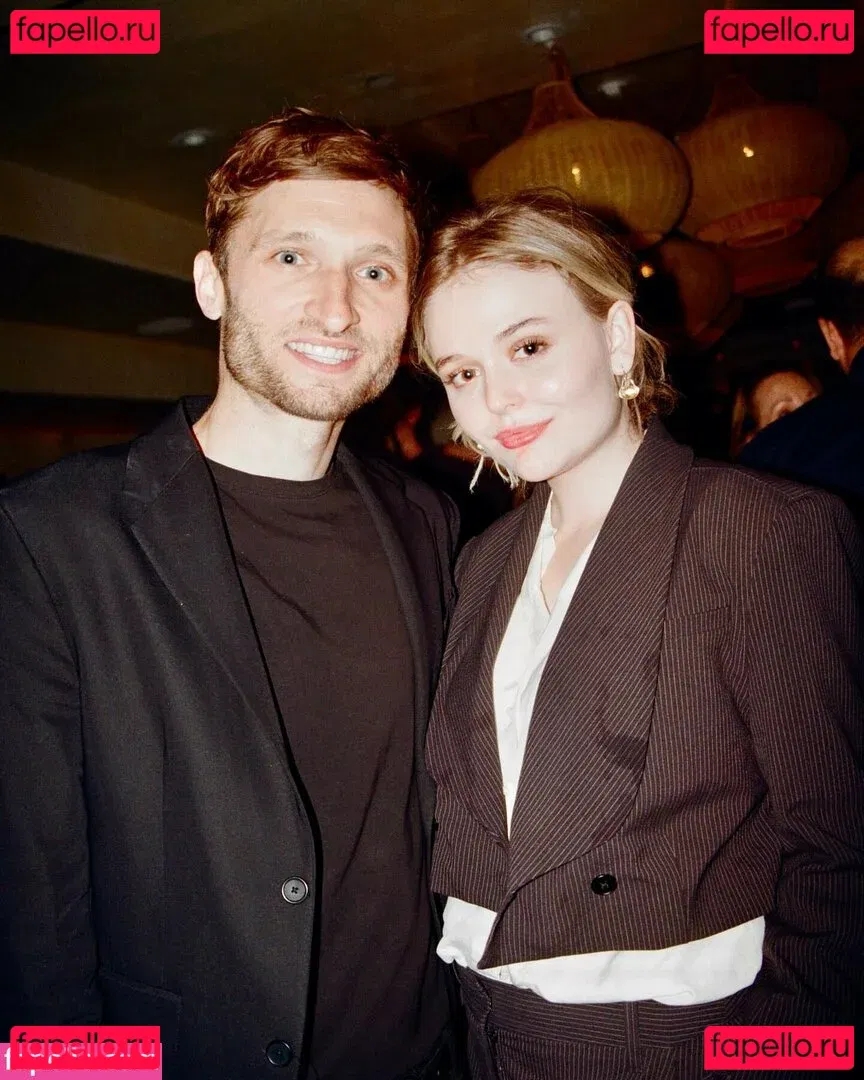 Emily Alyn Lind Onlyfans Photo Gallery 