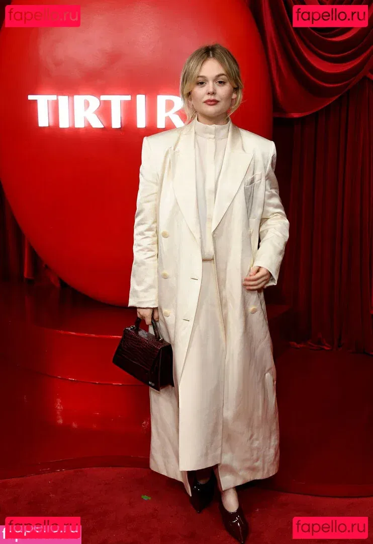 Emily Alyn Lind Onlyfans Photo Gallery 