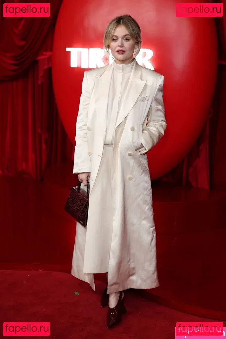 Emily Alyn Lind Onlyfans Photo Gallery 