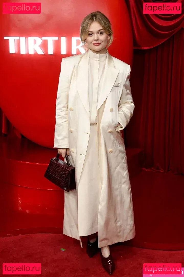 Emily Alyn Lind Onlyfans Photo Gallery 