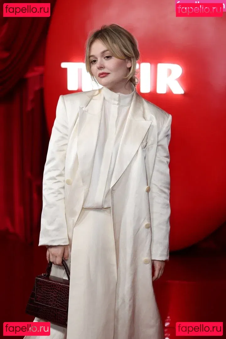 Emily Alyn Lind Onlyfans Photo Gallery 