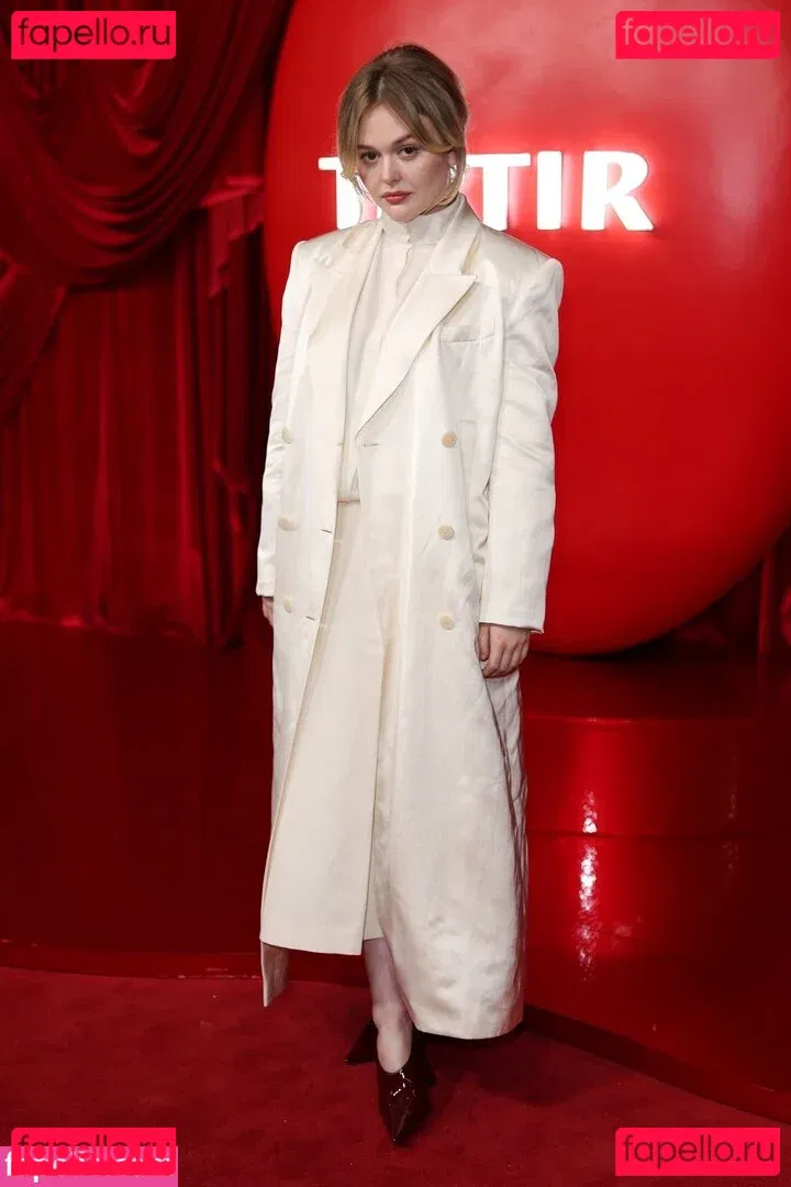 Emily Alyn Lind Onlyfans Photo Gallery 