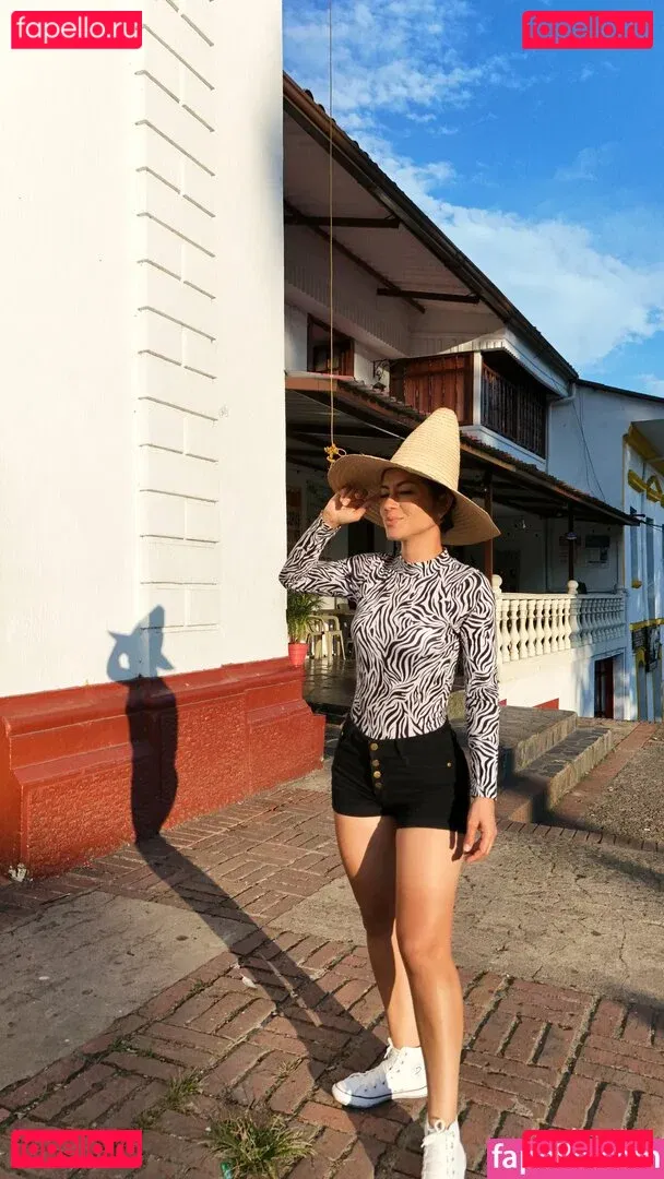 Catalina Cruz Onlyfans Photo Gallery 