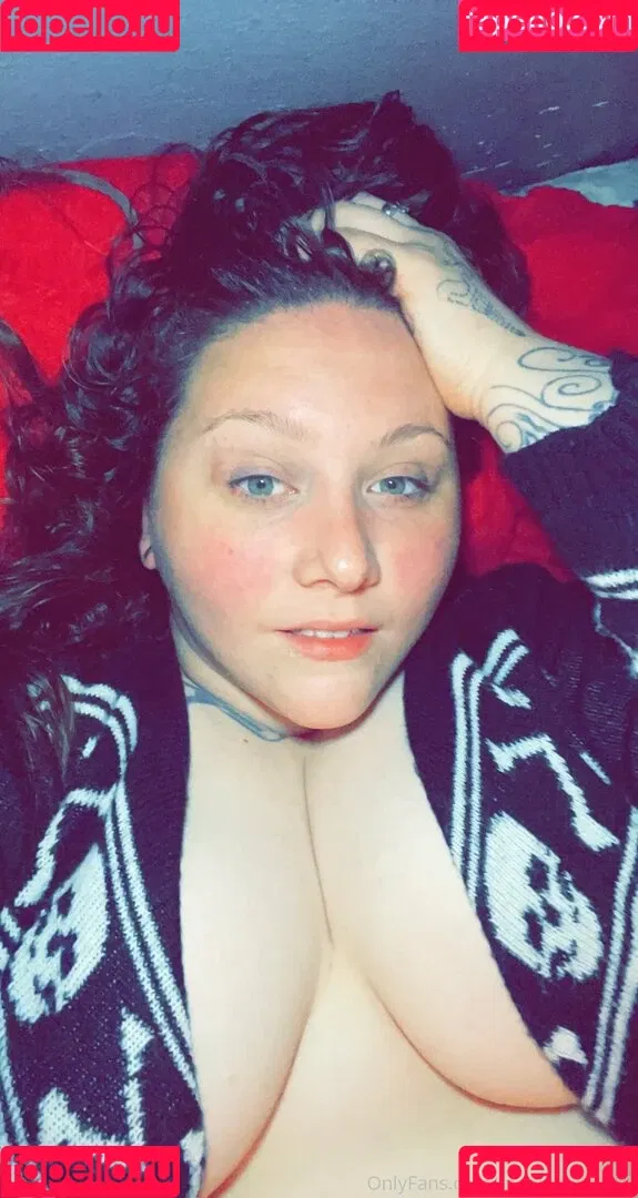thatmandagirl Onlyfans Photo Gallery 