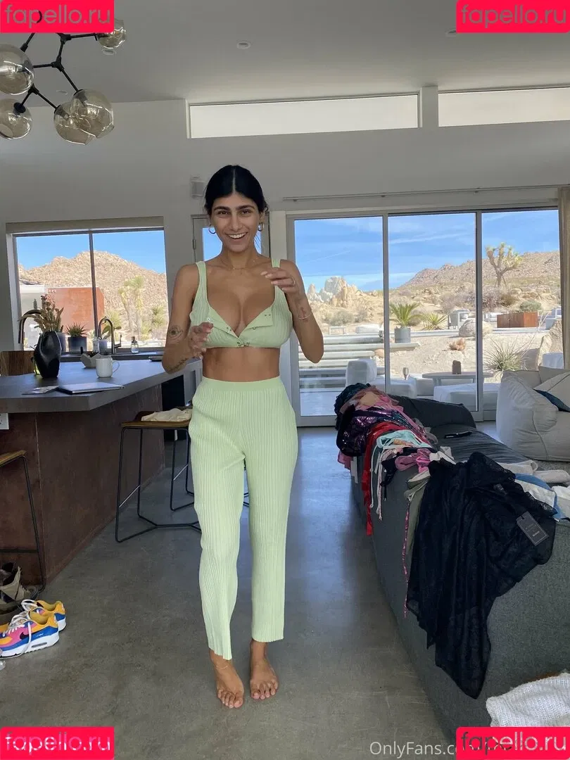 miakhalifa Onlyfans Photo Gallery 