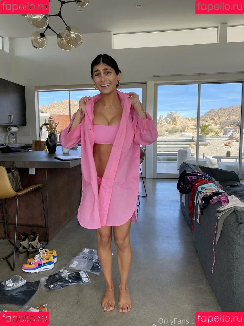 miakhalifa Onlyfans Photo Gallery 
